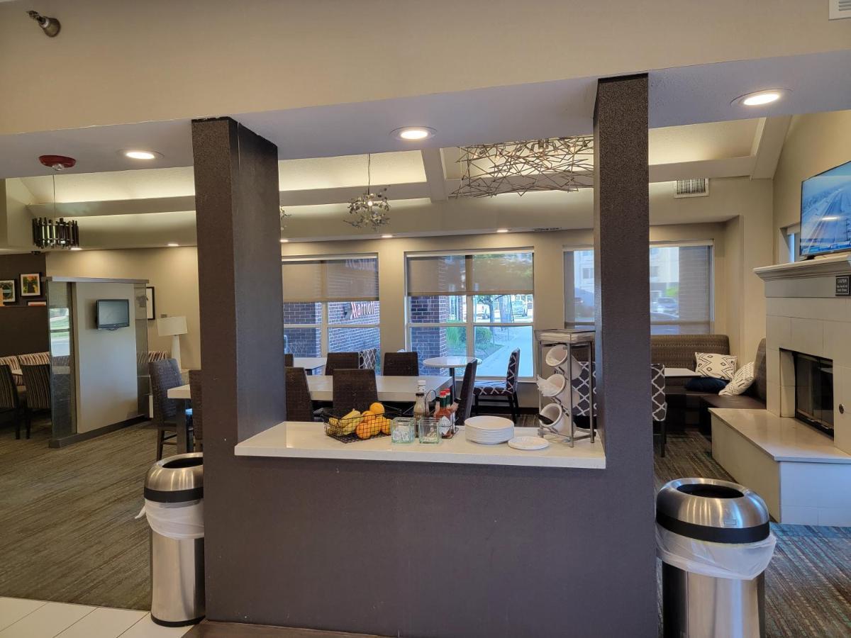 Residence Inn Indianapolis Airport Экстерьер фото