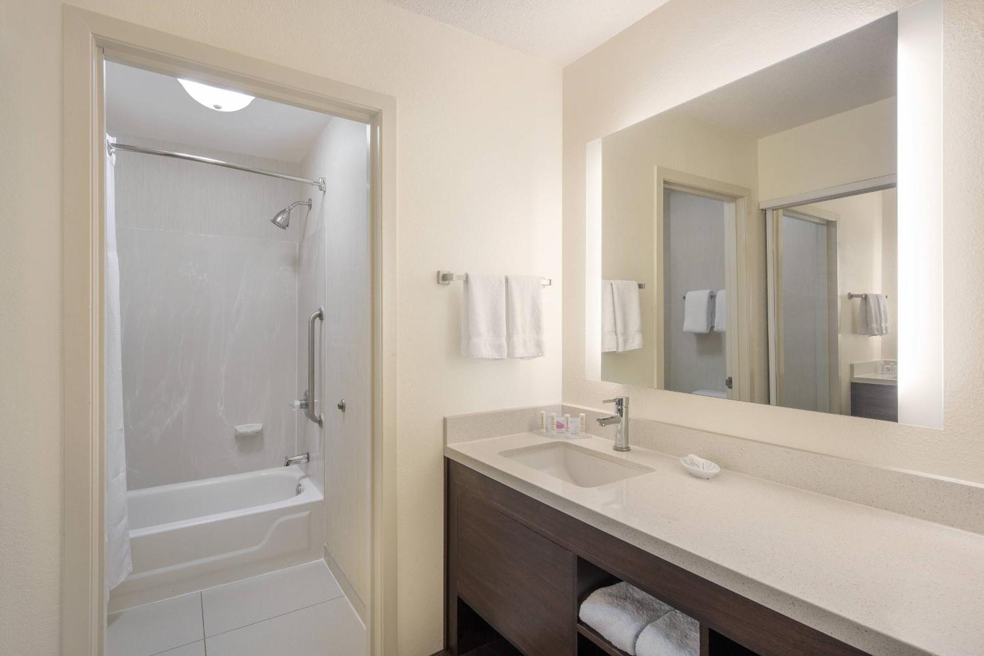 Residence Inn Indianapolis Airport Экстерьер фото