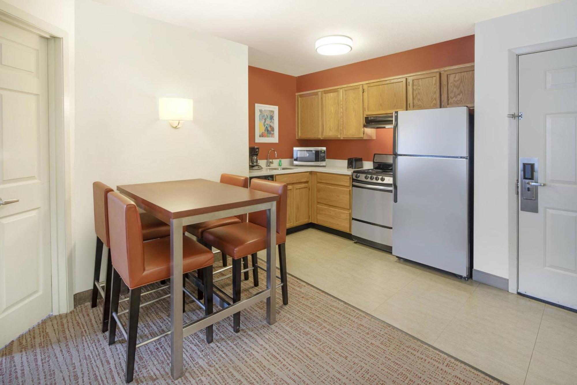 Residence Inn Indianapolis Airport Экстерьер фото