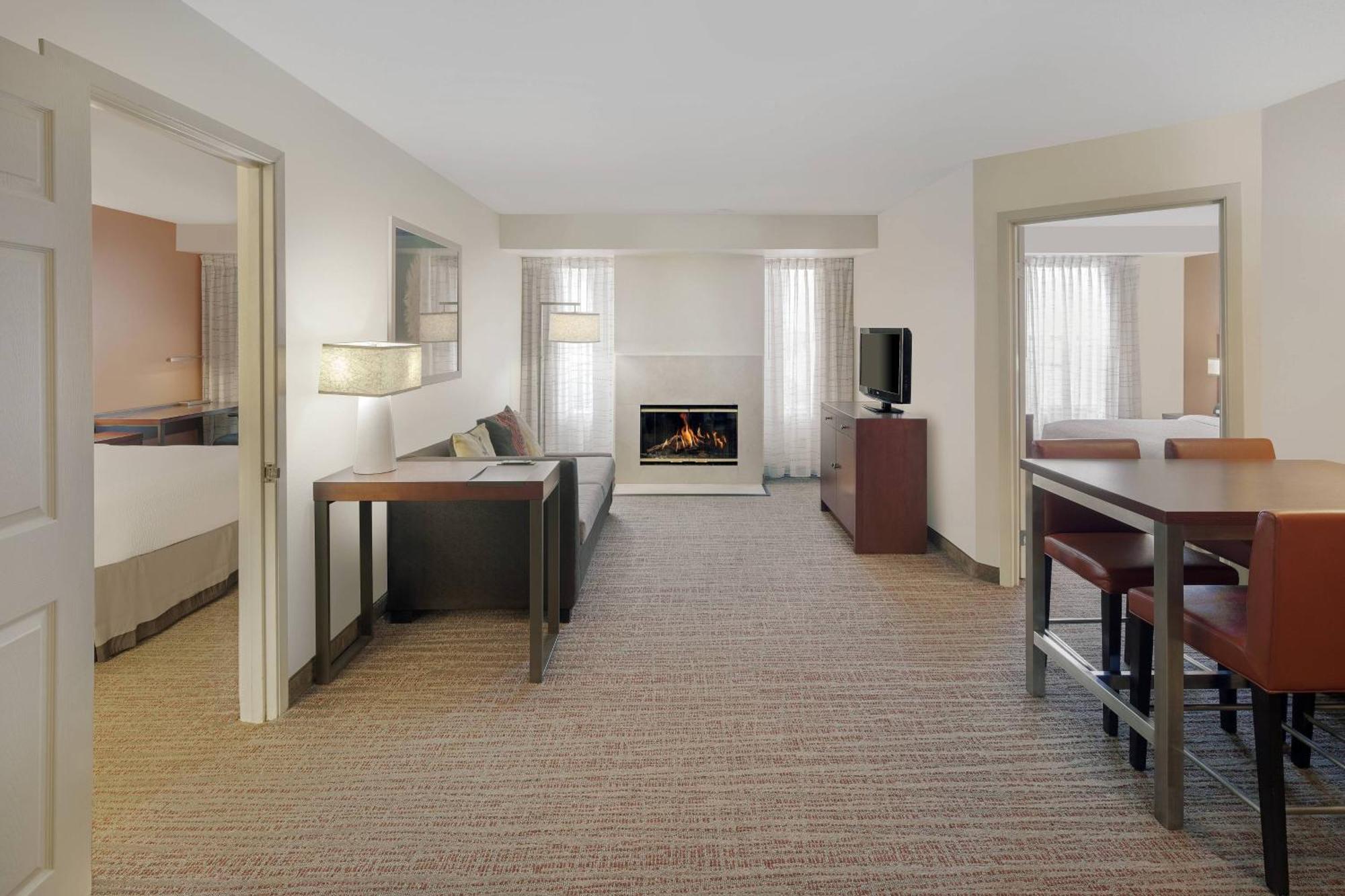 Residence Inn Indianapolis Airport Экстерьер фото