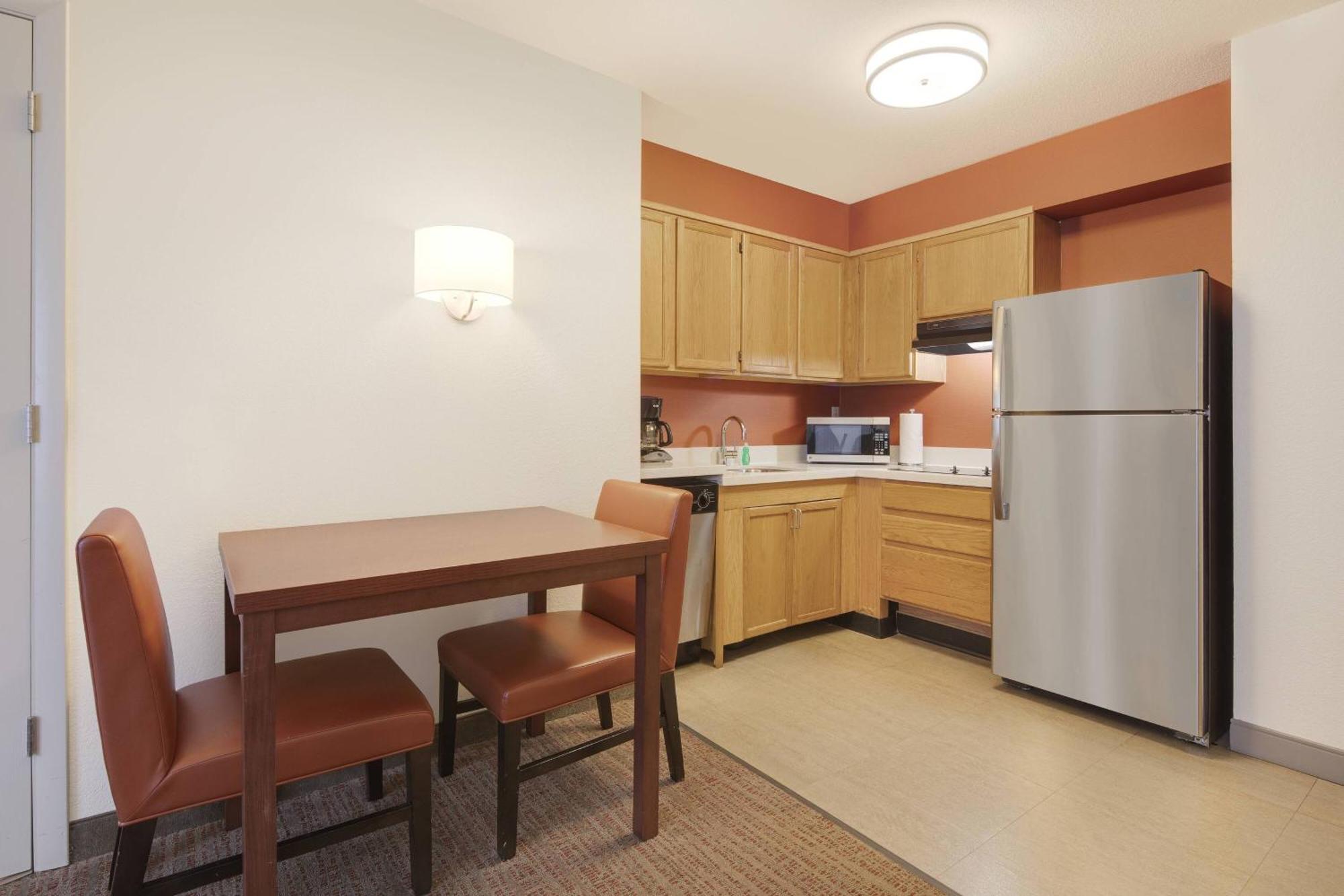 Residence Inn Indianapolis Airport Экстерьер фото
