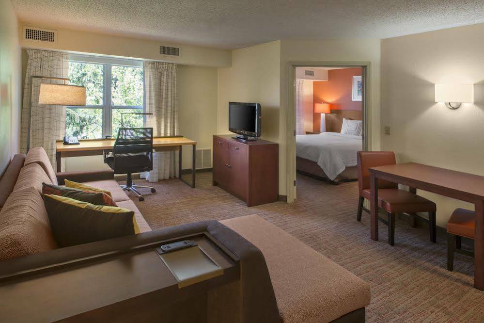 Residence Inn Indianapolis Airport Экстерьер фото
