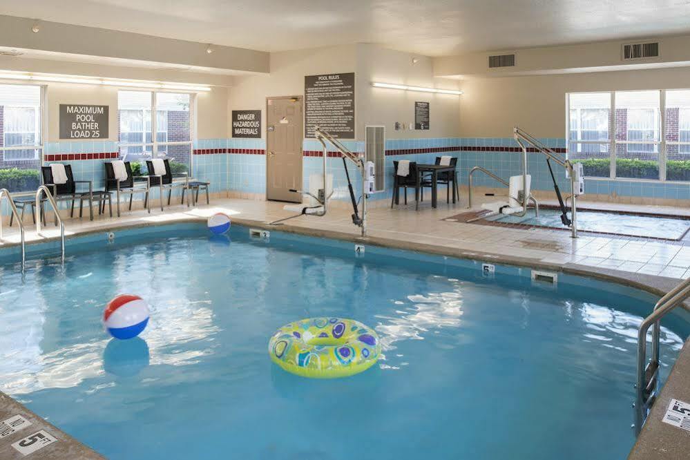 Residence Inn Indianapolis Airport Экстерьер фото